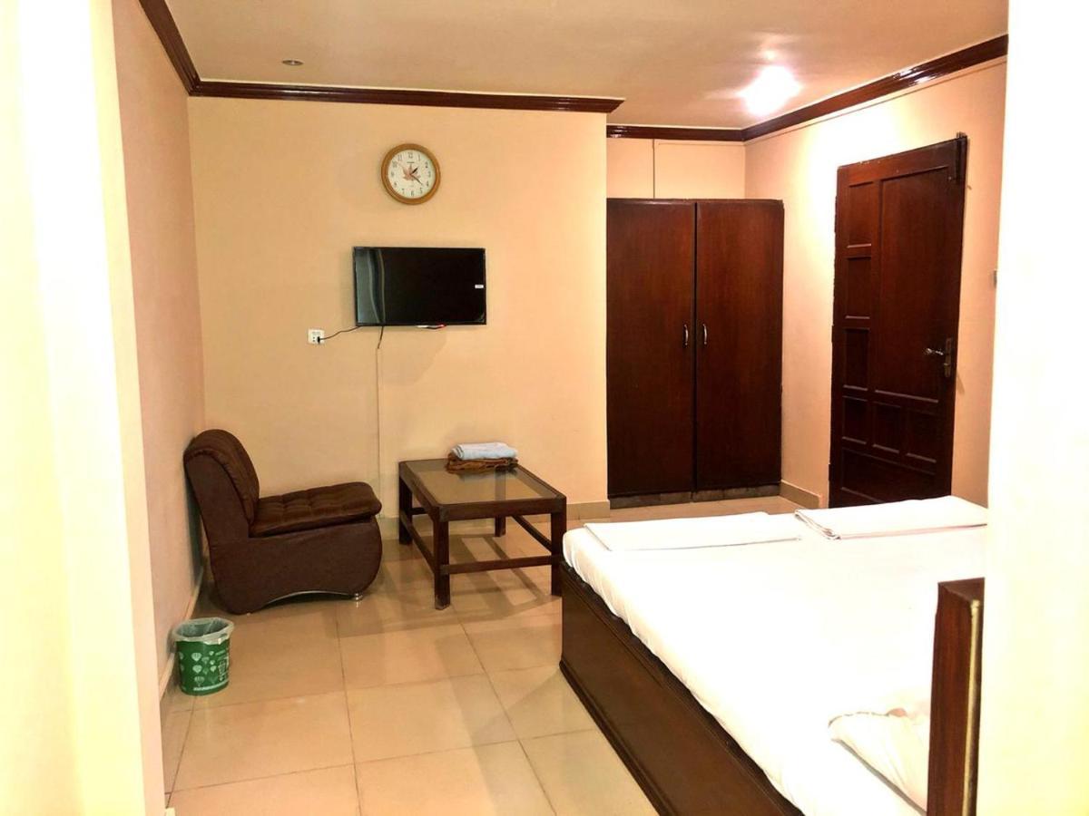 Babar House Hotel Faisalabad Exterior photo