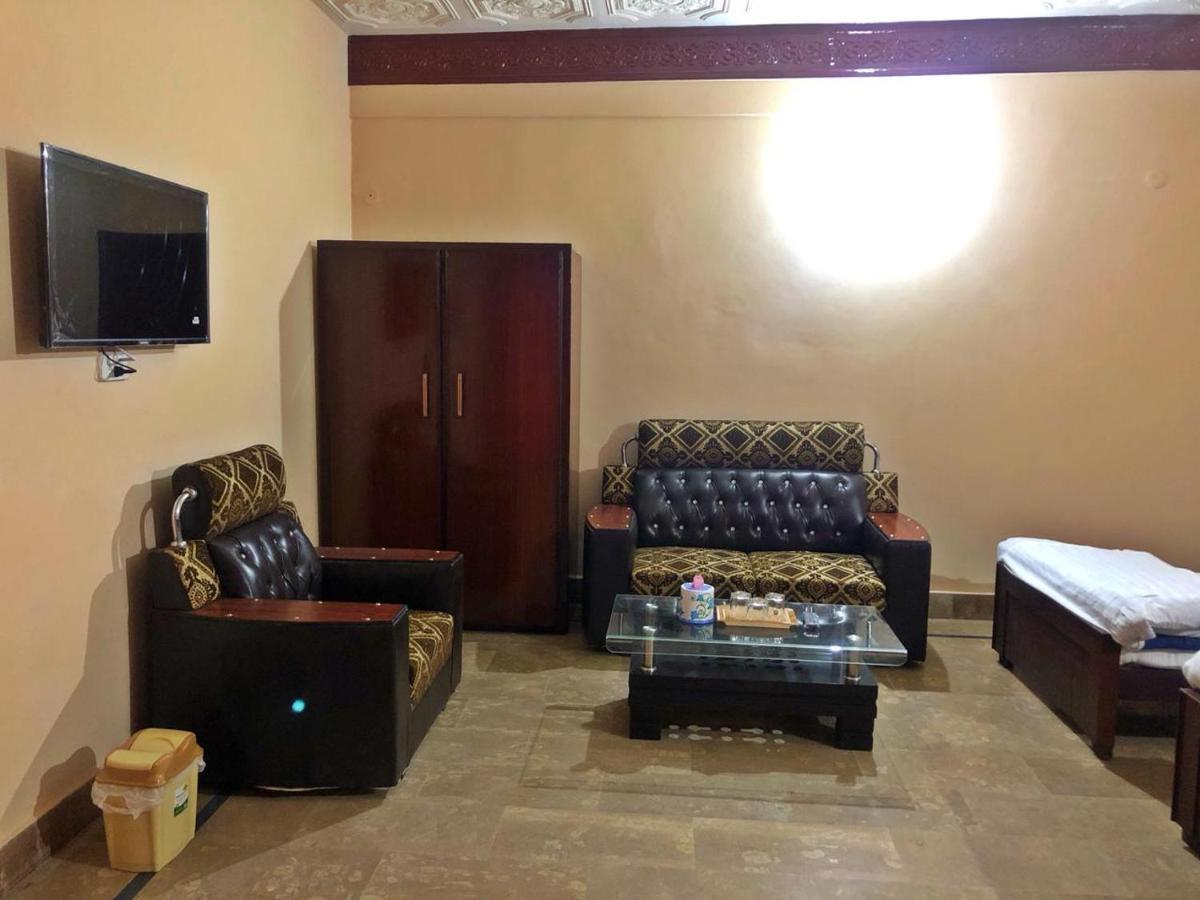 Babar House Hotel Faisalabad Exterior photo